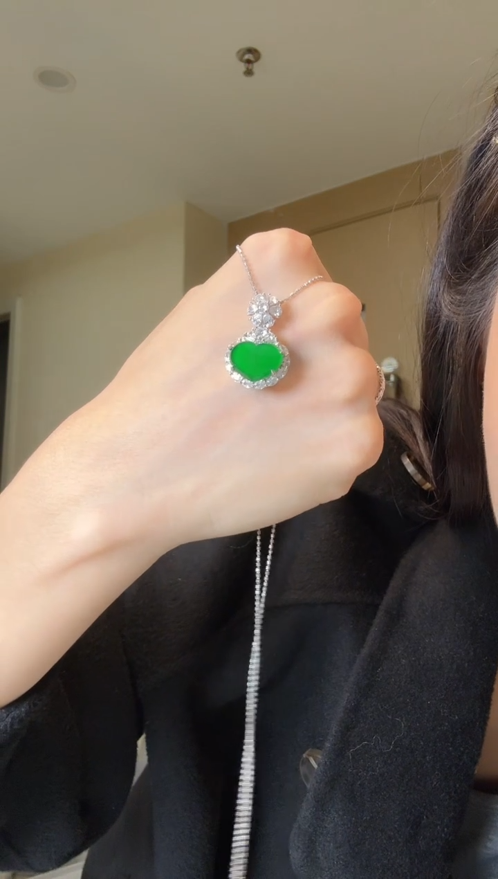 【闪购商品】翡翠吊坠(不含链)银S925镶嵌天然翡翠吊坠