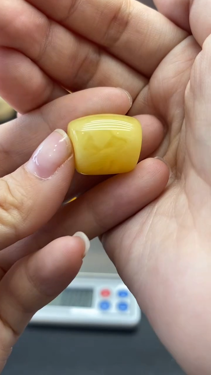琥珀未镶嵌珠宝奇石2474