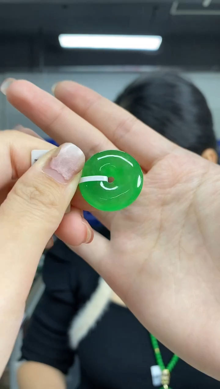 颈饰未镶嵌翡翠多样性发其一颜色微差