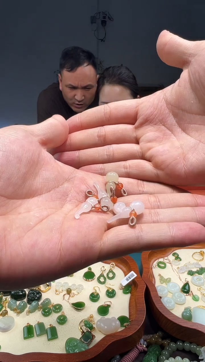 【闪购商品】和田玉吊坠未镶嵌吊坠多样性发货拍一发一