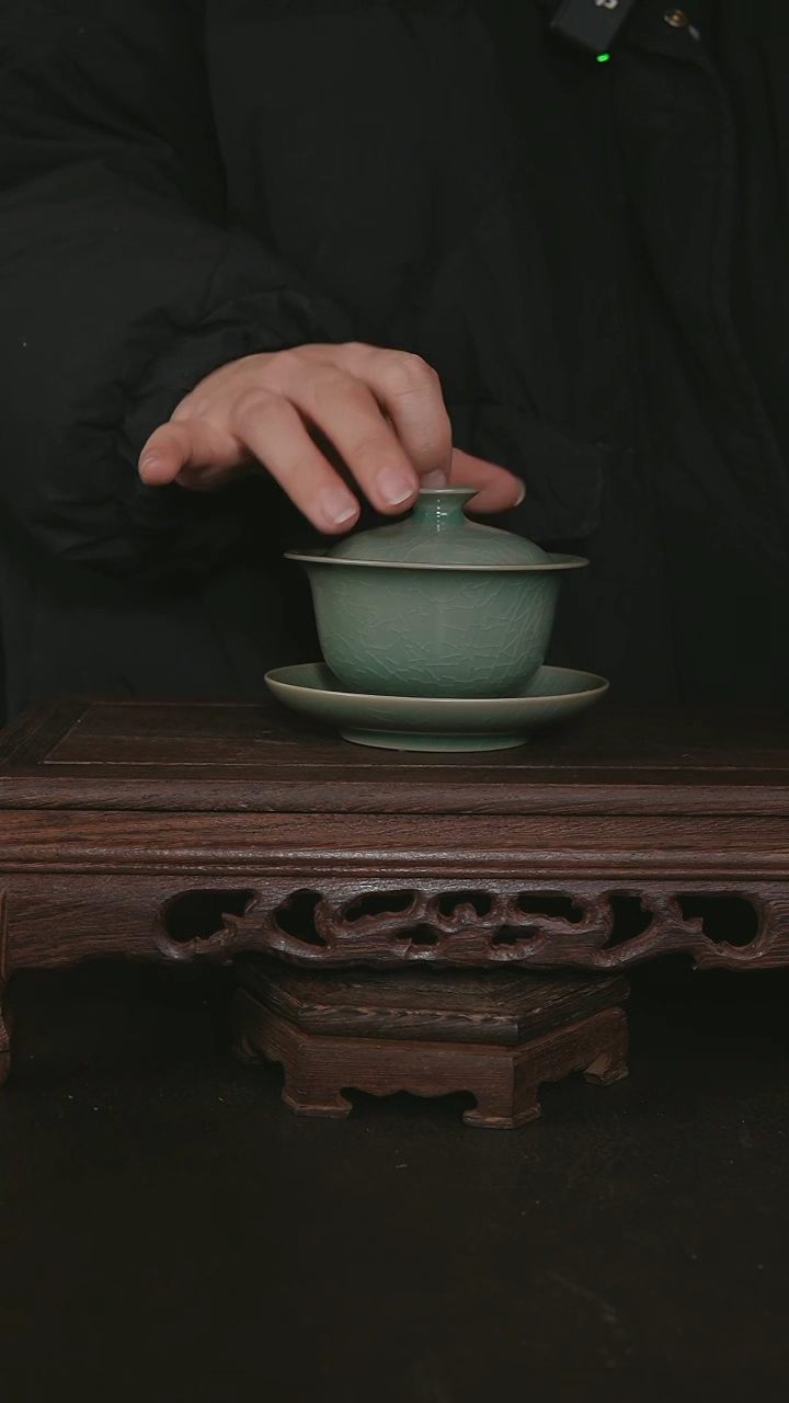 【闪购商品】其他仿古手工青绿元宝盖碗