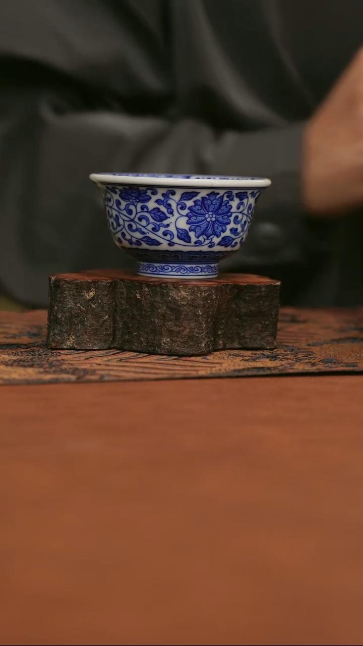 摆件陶远*缠枝莲小压手