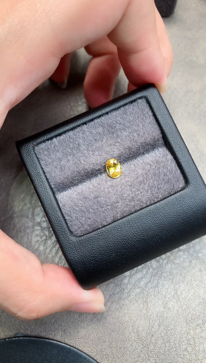 【闪购商品】彩色蓝宝石裸石未镶嵌1.09ct老烧金丝雀SY