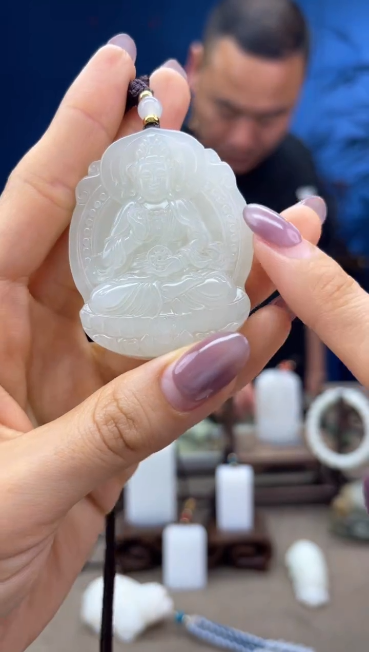 和田玉未镶嵌颈饰1