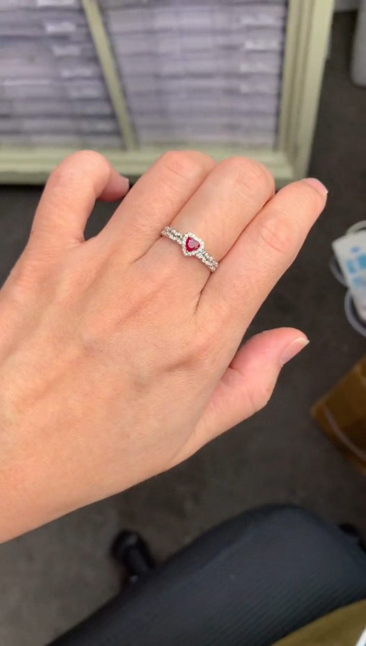 【闪购商品】红宝石戒指18K金镶嵌21分鸽血红宝石戒指