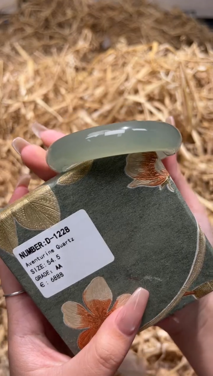 未镶嵌手镯石英质玉D1228LV