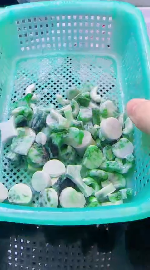 颈饰未镶嵌翡翠快**由023