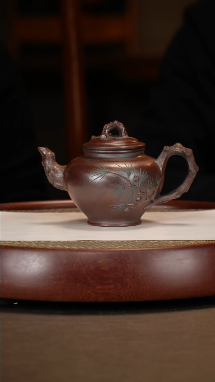 【闪购商品】紫砂茶壶龙山古乌泥松报春