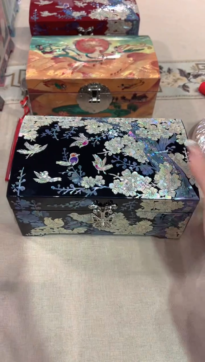 【闪购商品】按扣绒布底·弘贝雅螺钿漆器文化馆
