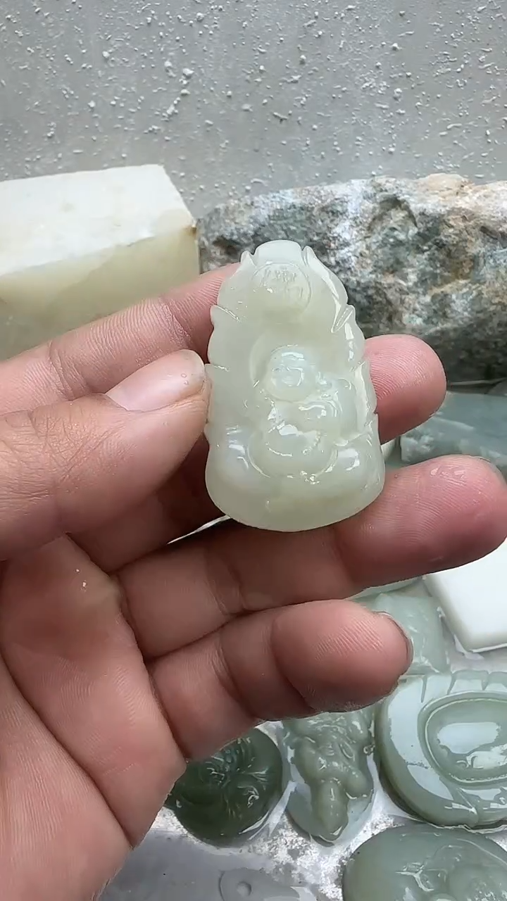 颈饰未镶嵌和田玉1