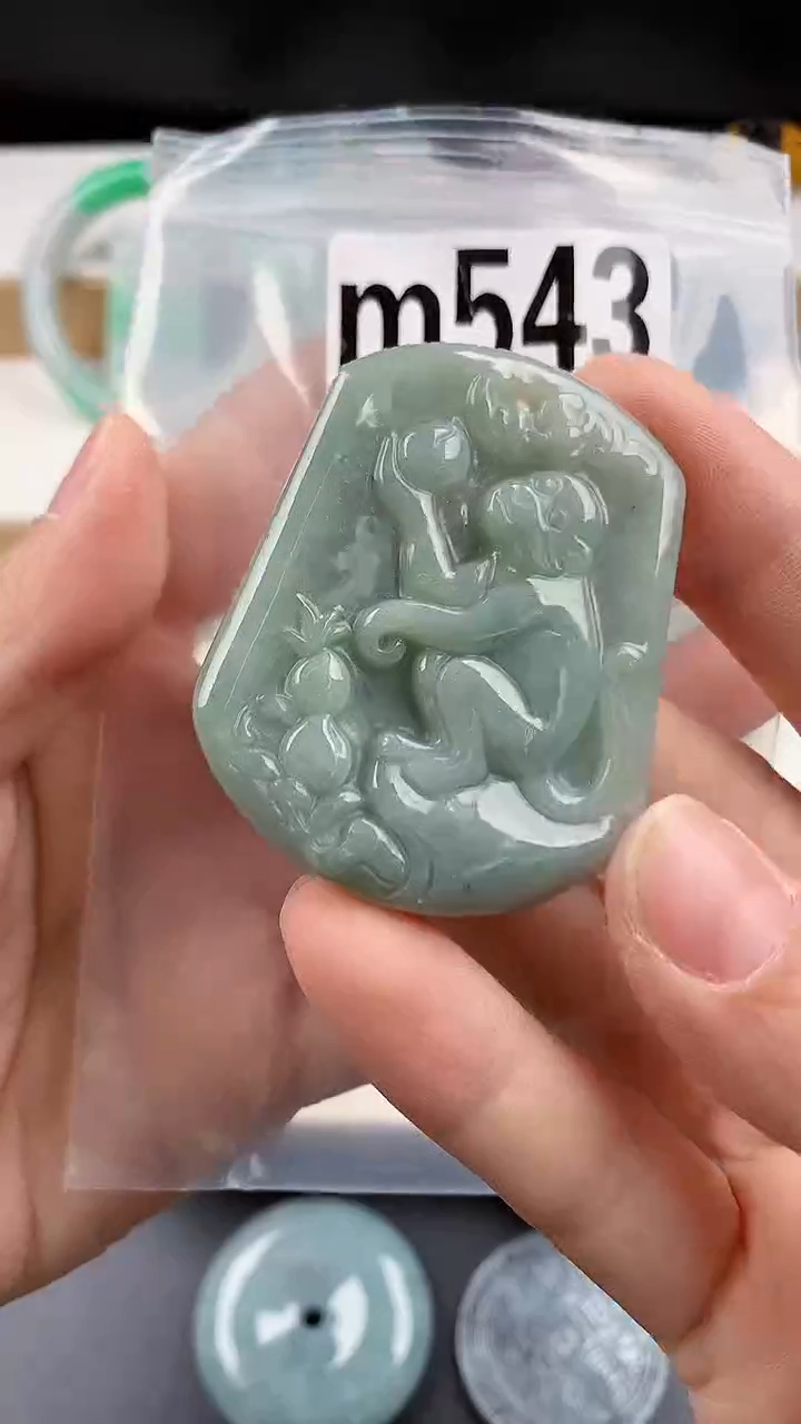 颈饰未镶嵌翡翠天然翡翠吊坠挂件