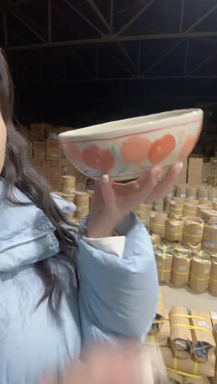 陶瓷手绘红果花椭圆钵18cm×15cm