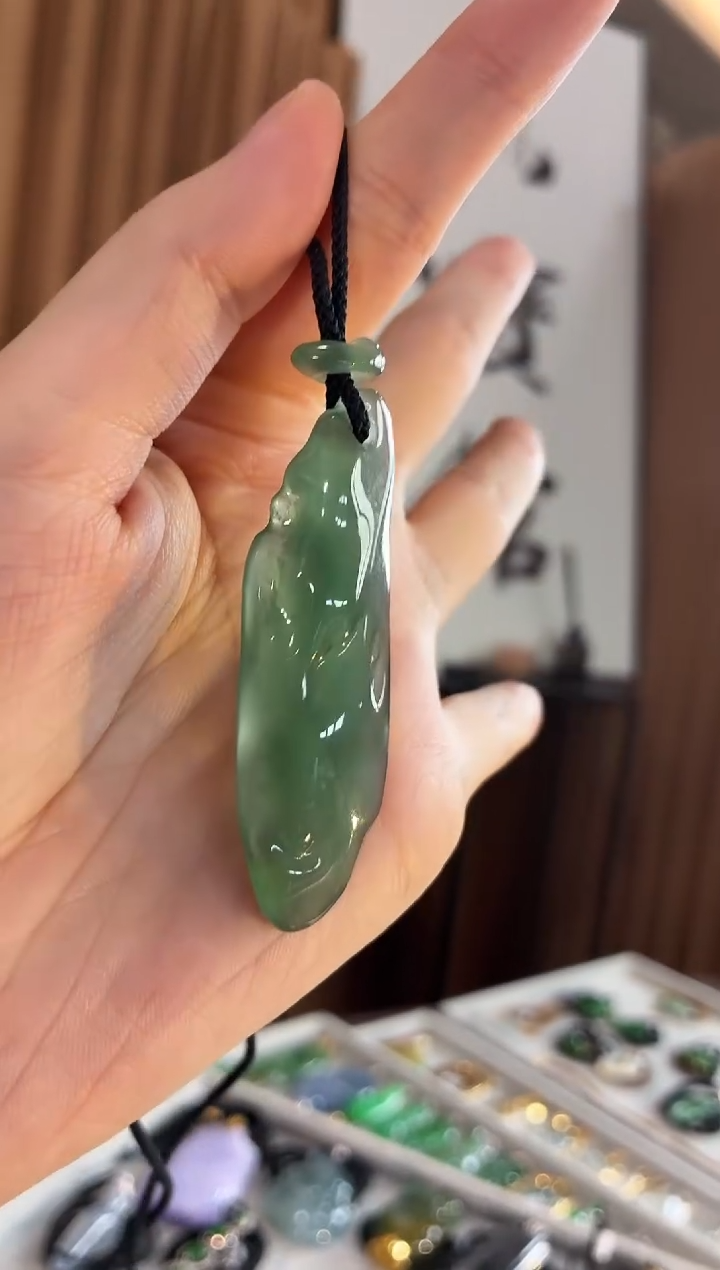 颈饰未镶嵌翡翠吊坠