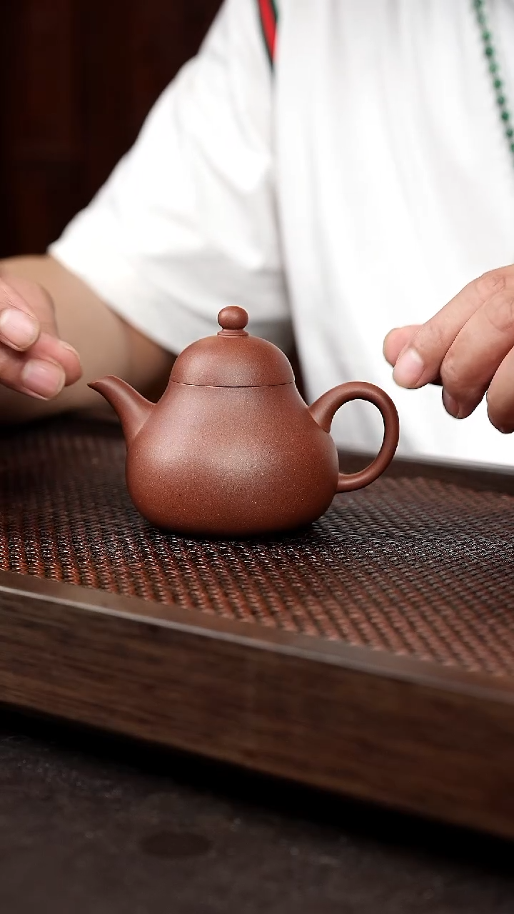 茶壶紫砂底槽清梨形【带矿标证书】