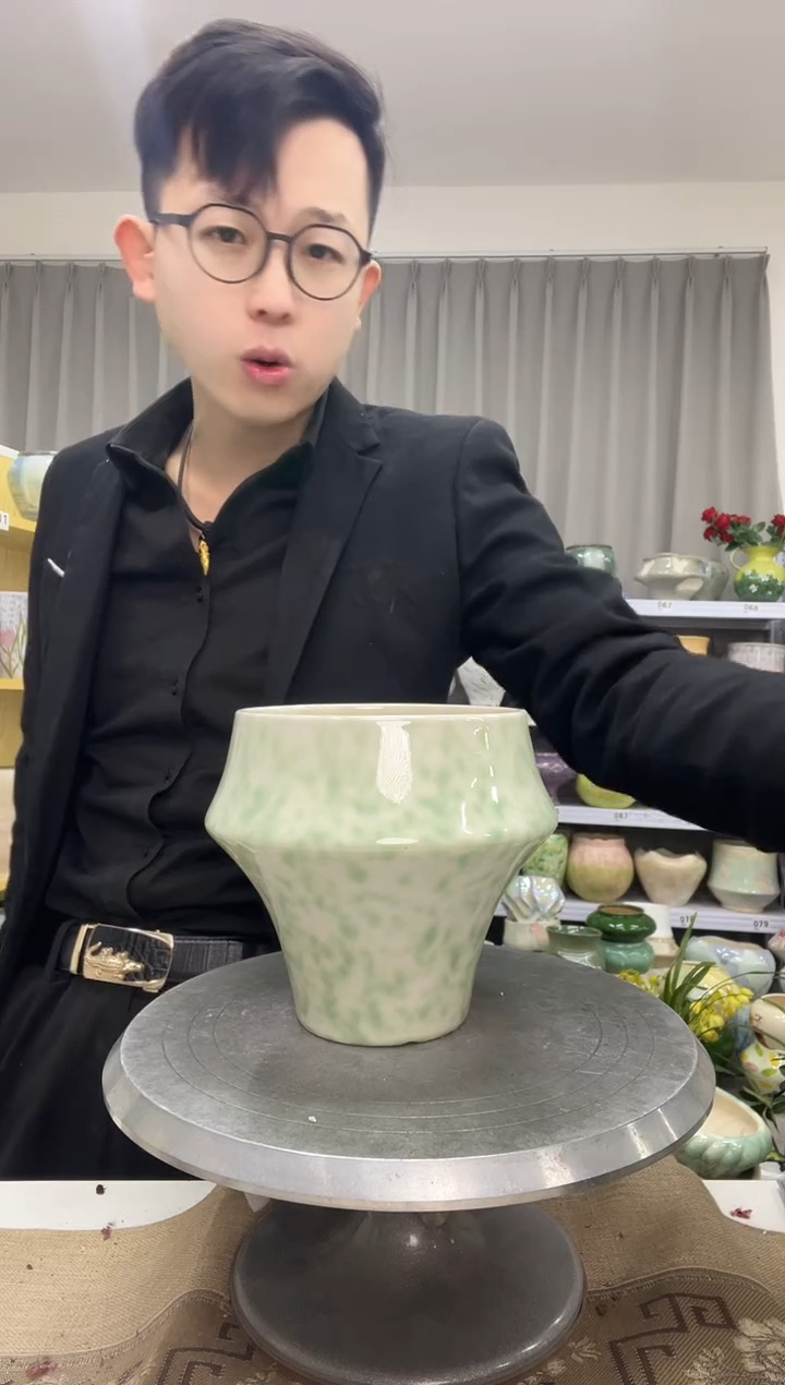 【1.2】花盆链接 高：16  口：14