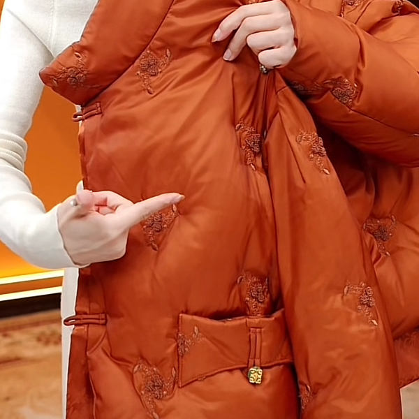 HW-【新年必入】2025冬季新款时尚气质洋气刺绣羽绒服