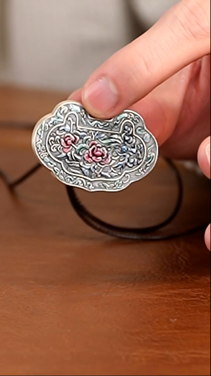 颈饰树脂花开富贵吊坠            