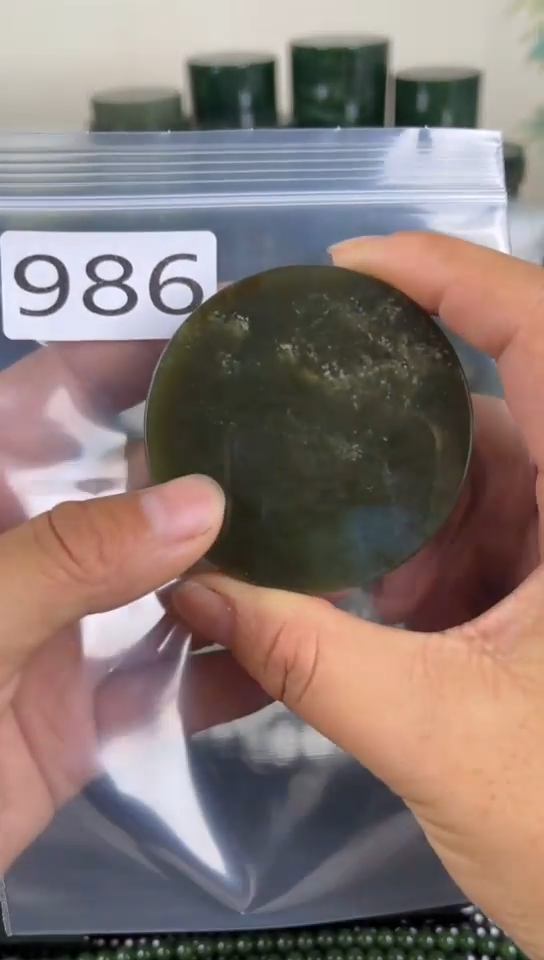 未镶嵌和田玉珠宝半成品镯芯