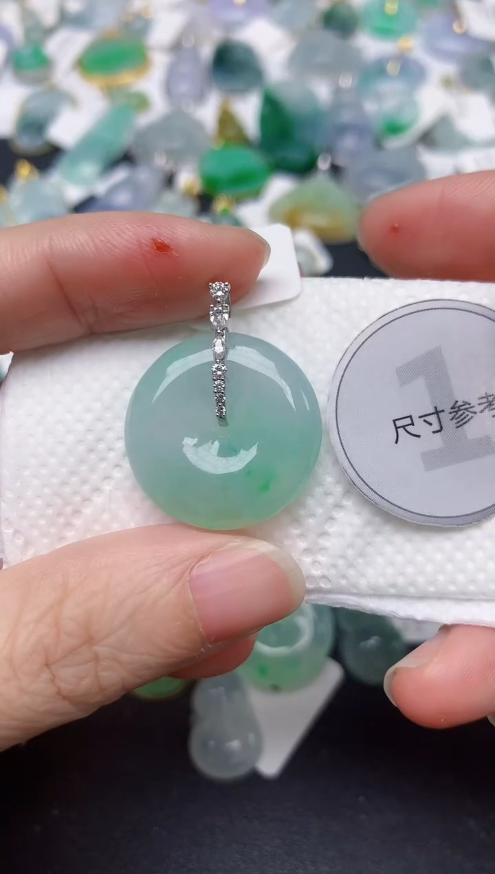 颈饰18K金镶嵌翡翠天然缅甸A货翡翠