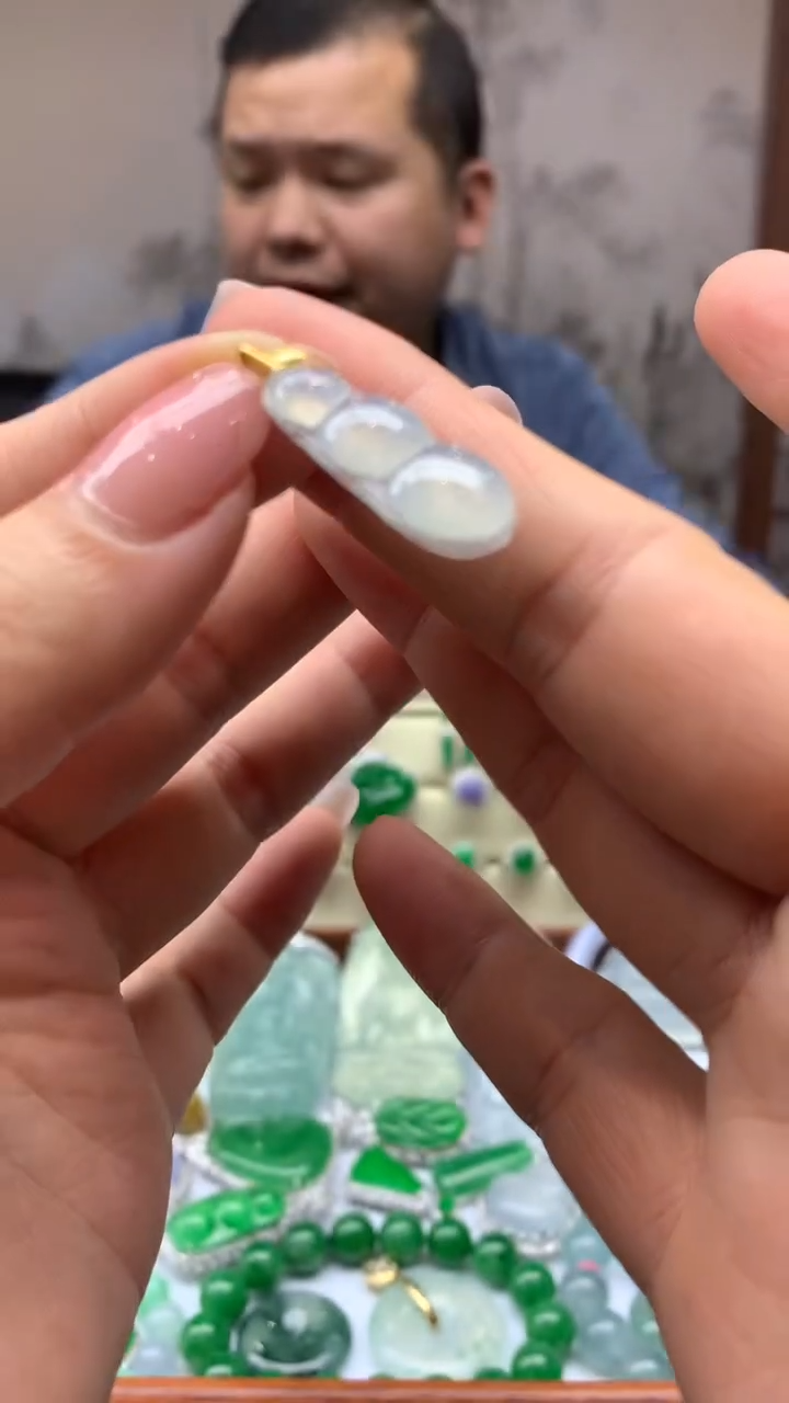 【闪购商品】翡翠颈饰18K金镶嵌48-天然翡翠