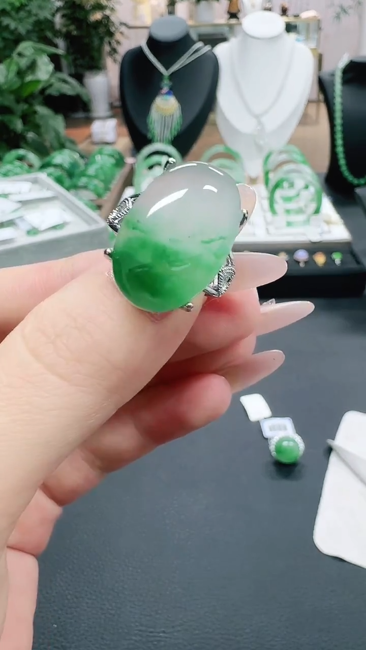 未镶嵌1石英质玉（非洲翠）薇****呀/7088