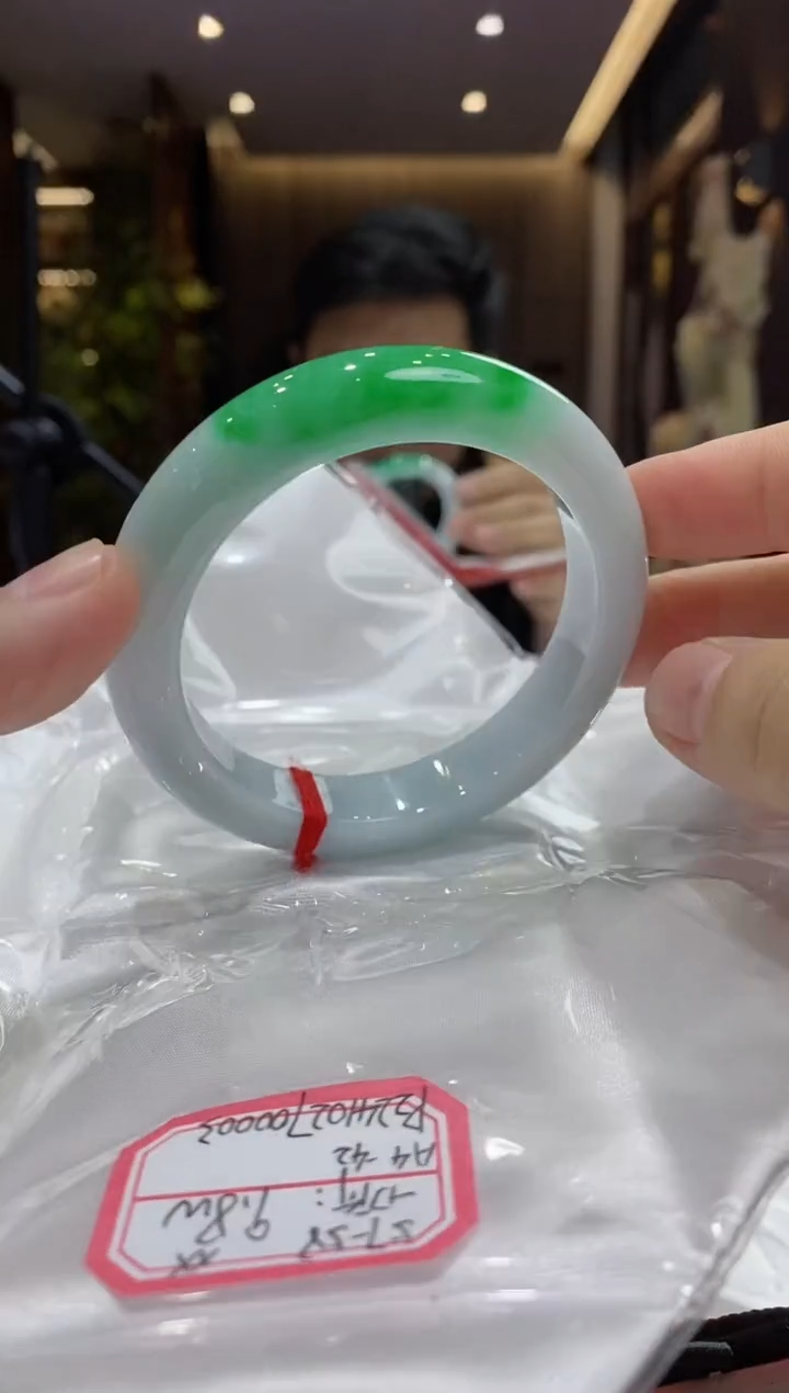 【闪购商品】翡翠手镯未镶嵌29号瑕疵有裂圈口57-58