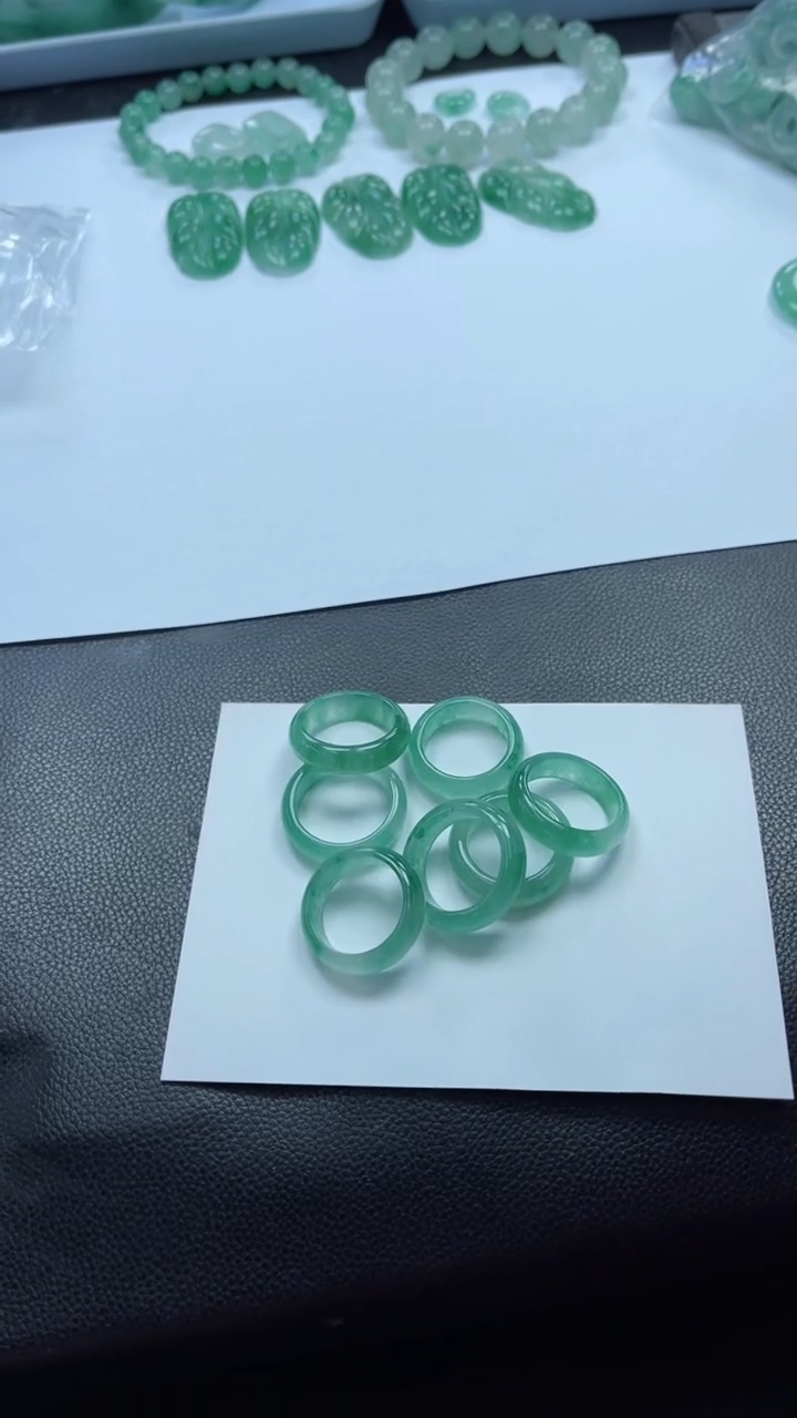 【闪购商品】石英质玉戒圈未镶嵌天然非洲翠戒圈多样性发一件