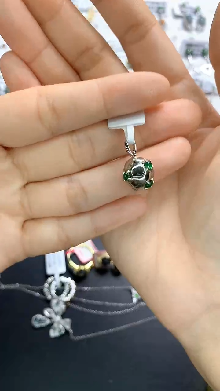 翡翠银S925镶嵌颈饰翡翠 银S925镶嵌 颈饰