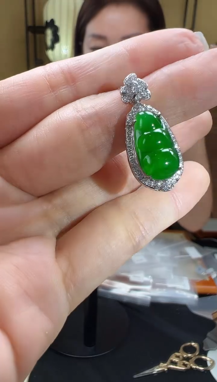 翡翠18K金镶嵌颈饰YSD0524-72