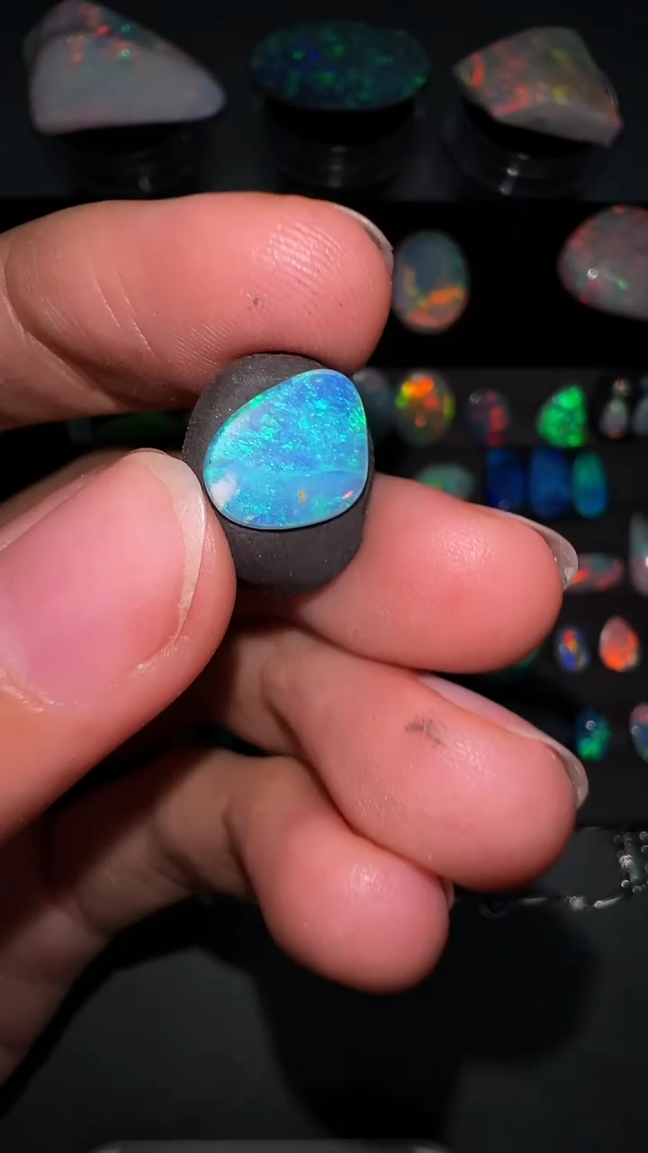 欧泊未镶嵌宝石澳洲天然欧泊特价9.4*7.9mm
