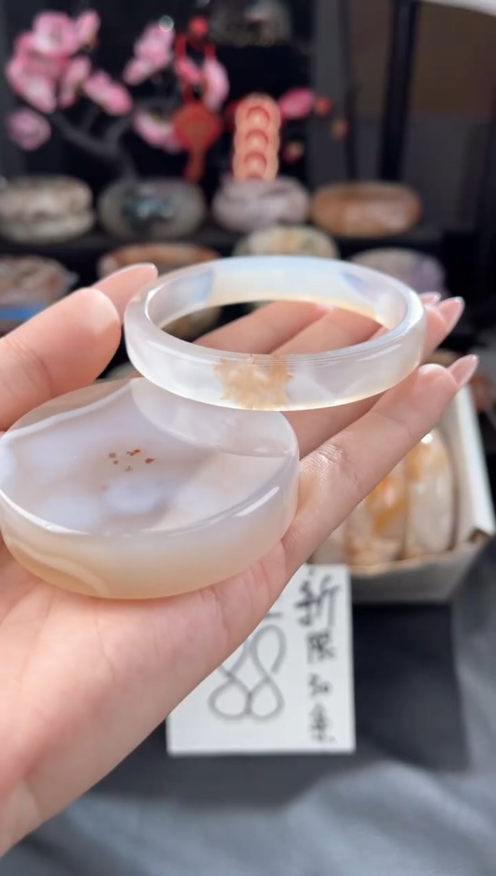 【闪购商品】石英质玉手镯未镶嵌57