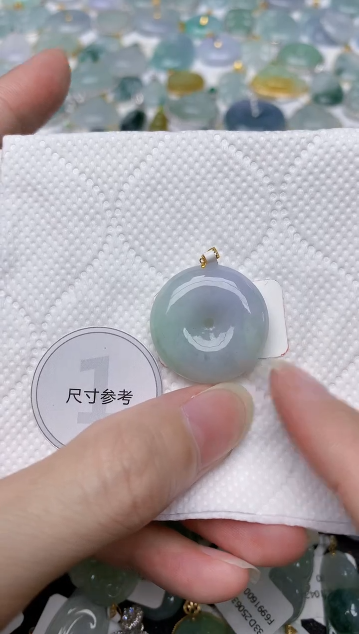 翡翠18K金镶嵌颈饰天然A货翡翠