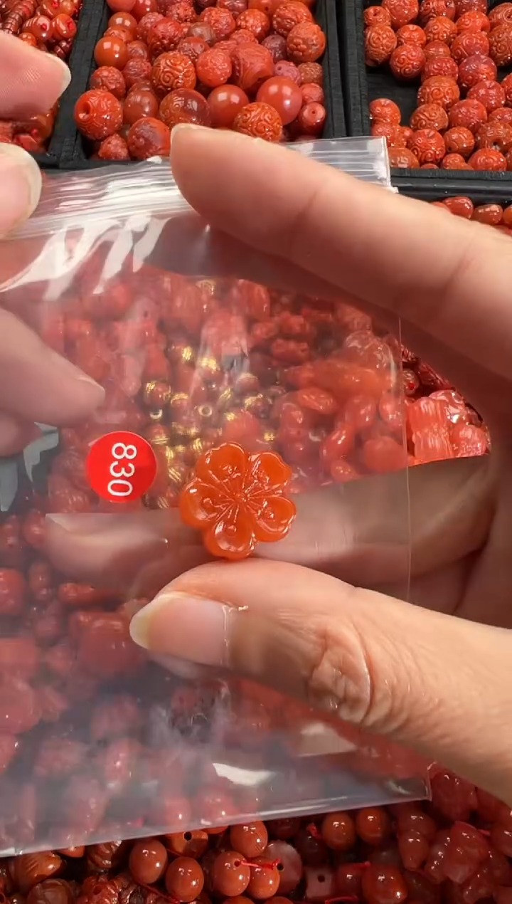 【闪购商品】南红玛瑙颈饰未镶嵌1