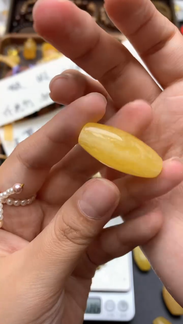 【闪购商品】琥珀珠宝奇石未镶嵌082琥珀蜜蜡花粉有纹小坑介意勿拍