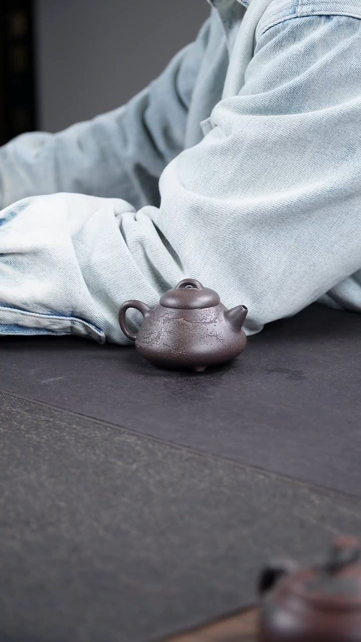 茶壶紫砂澄怀·蠡墅天青·130cc·黄文艺刻梅