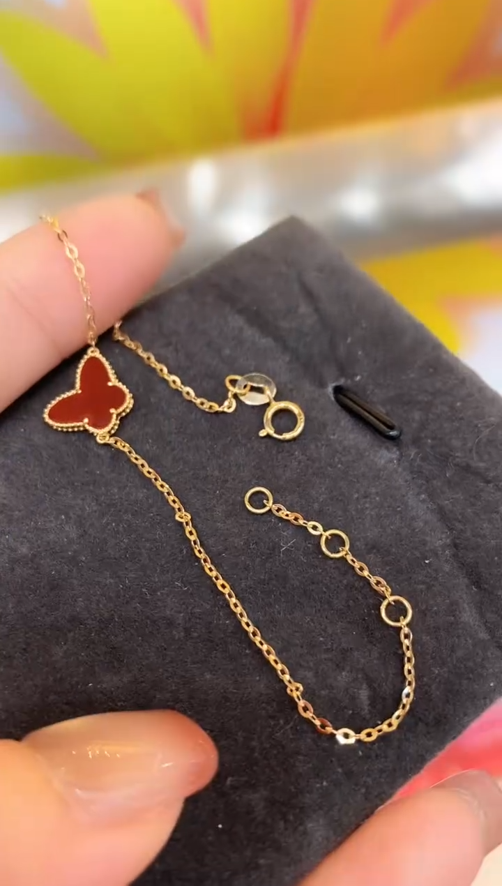 【闪购商品】玛瑙/玉髓手链18K金镶嵌小蝴蝶手链（K黄）