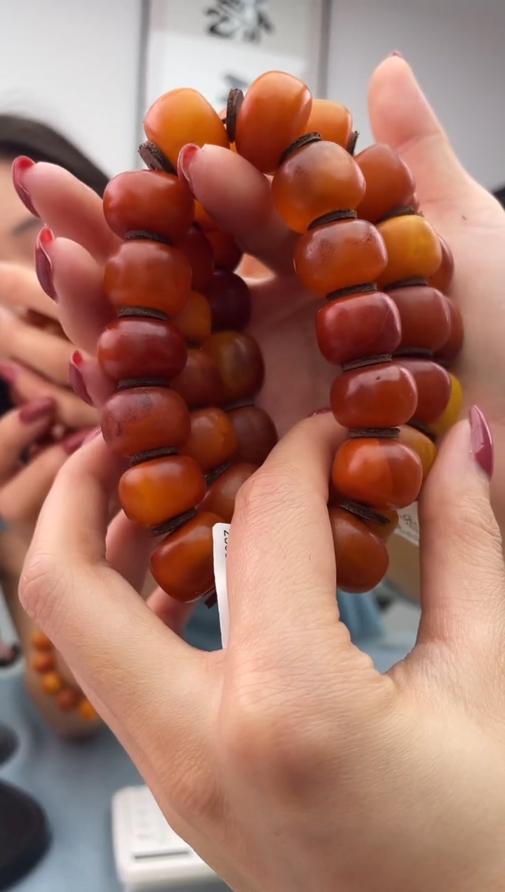 未镶嵌蜜蜡珠宝奇石假一罚十，042.18微瑕多样性发一件