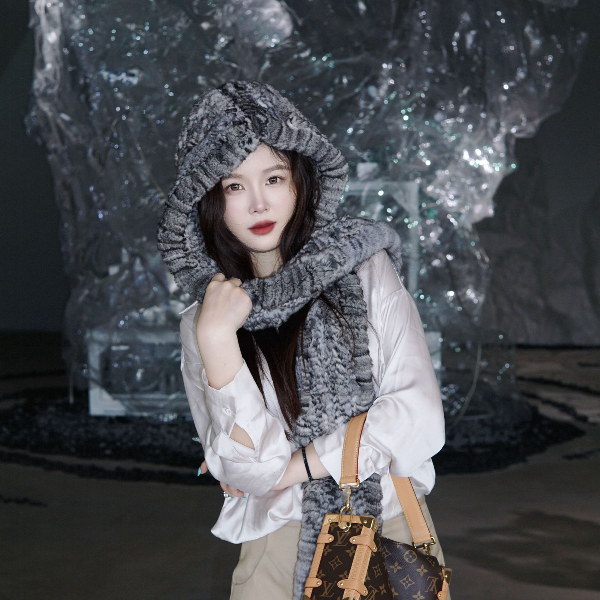COCI FUR 青紫蓝围巾 毛绒围巾 纯手工编织配饰百搭高奢风雪帽