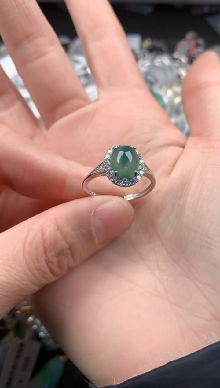 银S925镶嵌戒指翡翠666         1