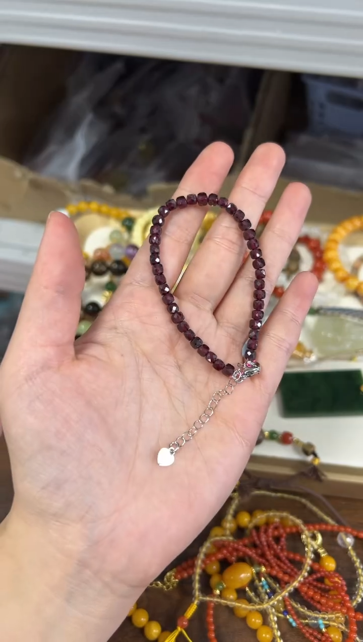 未镶嵌手链石榴石酒红石榴石四方切面珠手链[83]