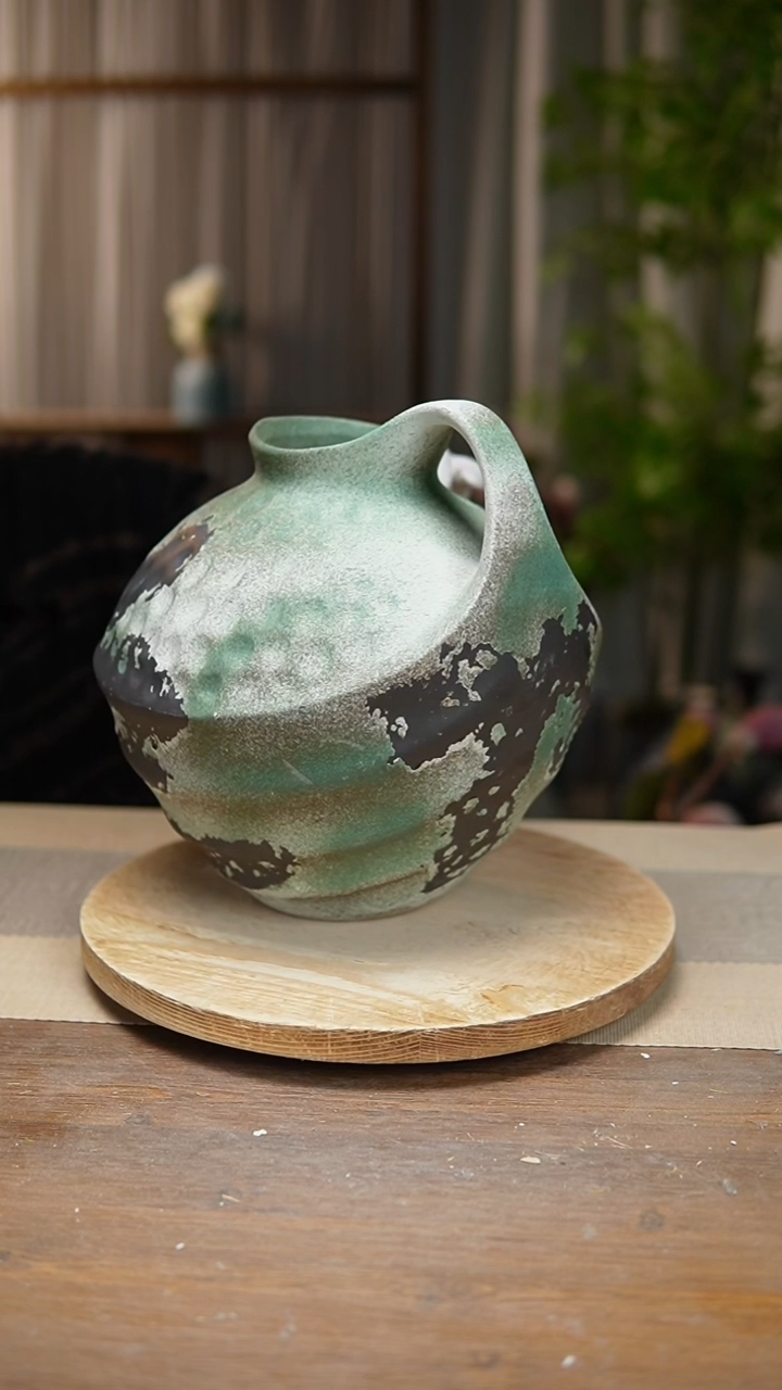 【闪购商品】陶瓷花器诧寂复古绿胖奶壶