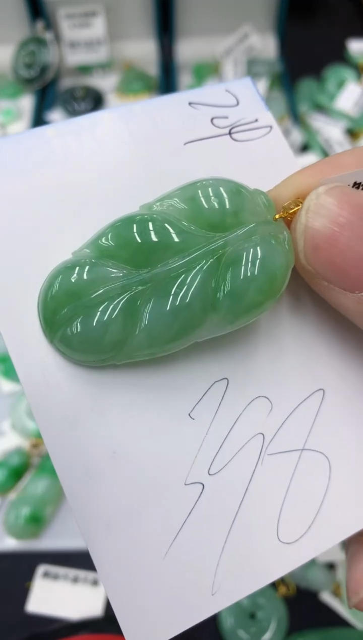 【闪购商品】翡翠颈饰18K金镶嵌1111111111