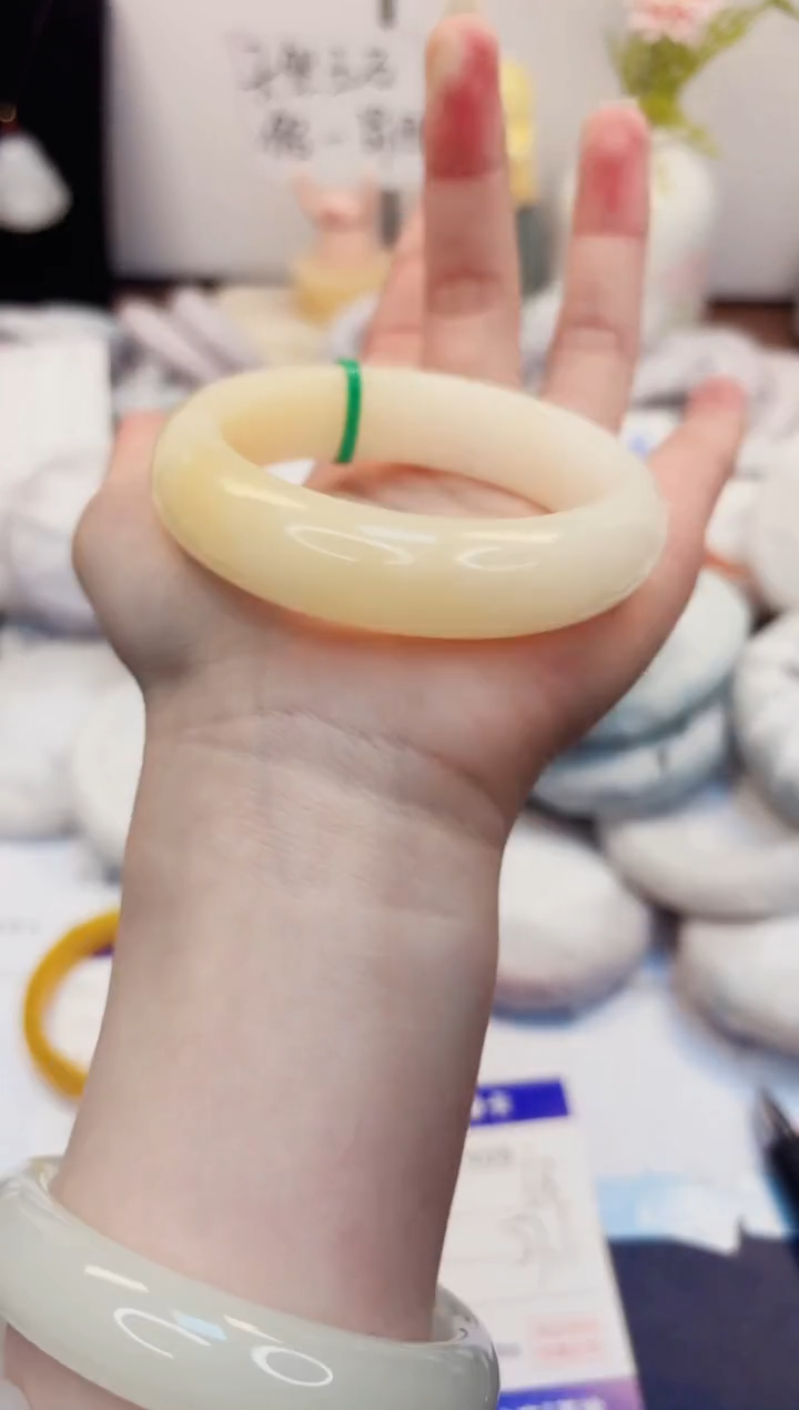 【闪购商品】石英质玉手镯未镶嵌406-财气镯-圈口57