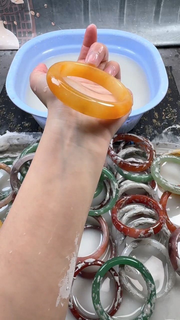 【闪购商品】石英质玉手镯未镶嵌67