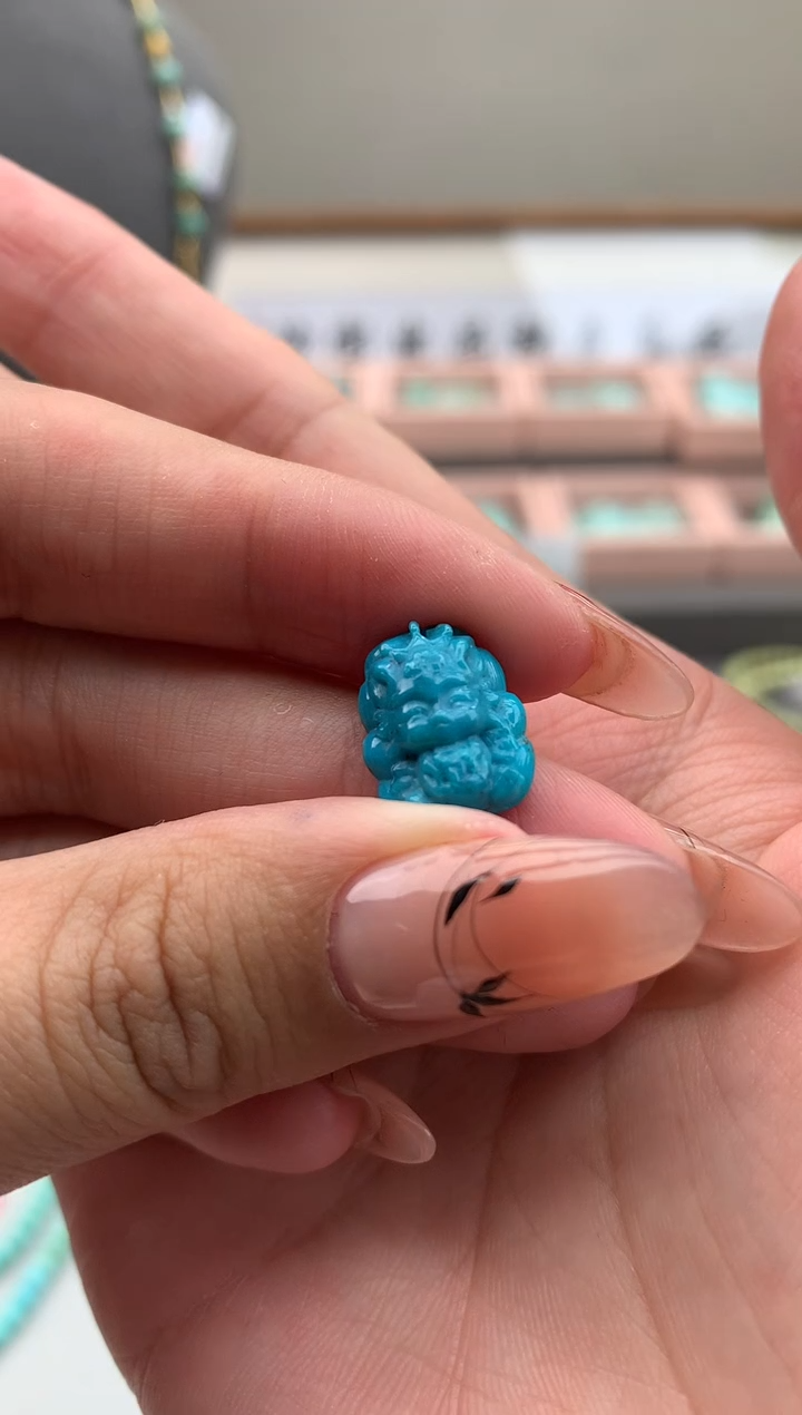 【闪购商品】绿松石未镶嵌雕刻Q69