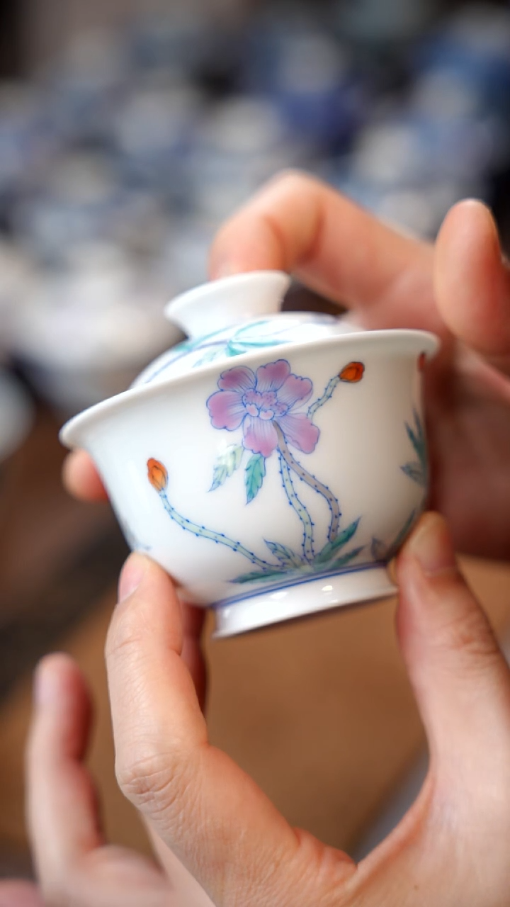 斗彩虞姬花盖碗11111