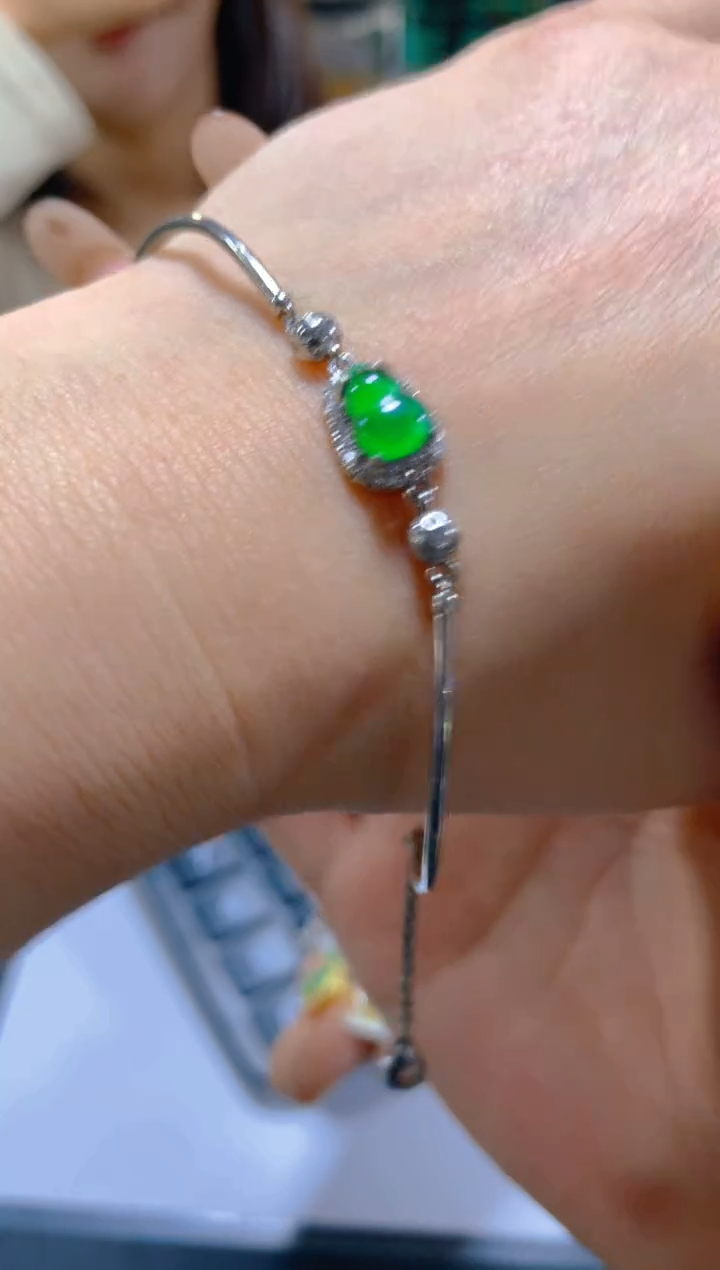 未镶嵌手链翡翠多样性发一