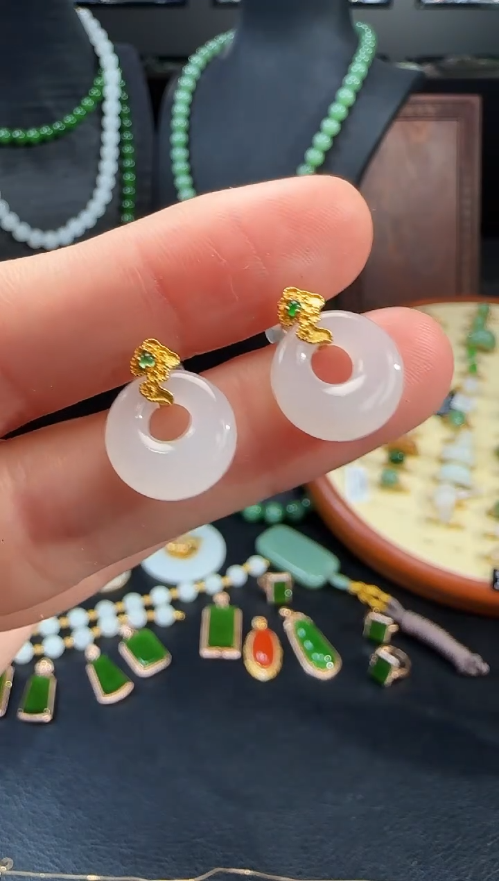 和田玉18K金镶嵌耳饰1