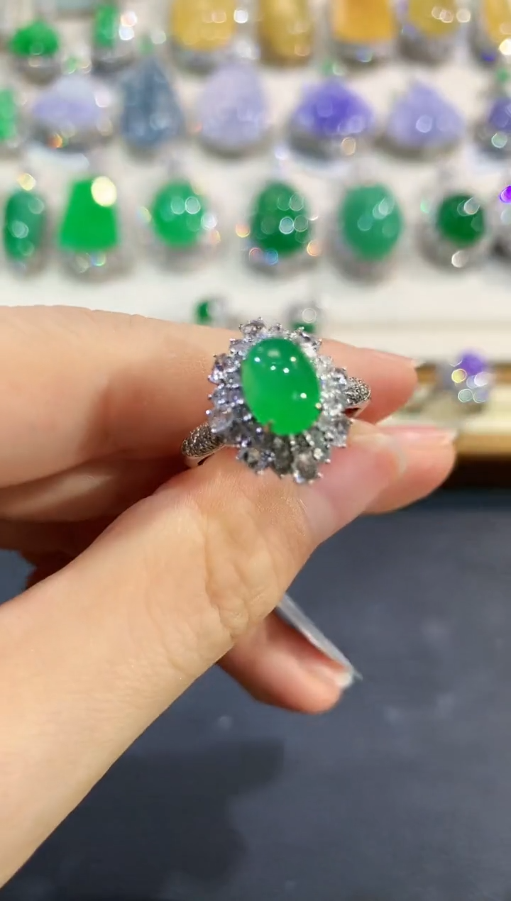 【闪购商品】翡翠戒指18K金镶嵌e44