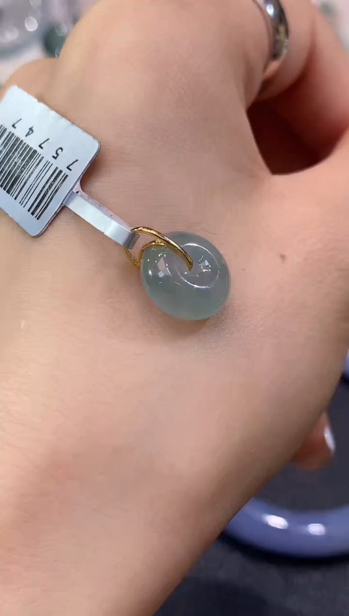 吊坠(不含链)18K金镶嵌翡翠A6多样性发一件